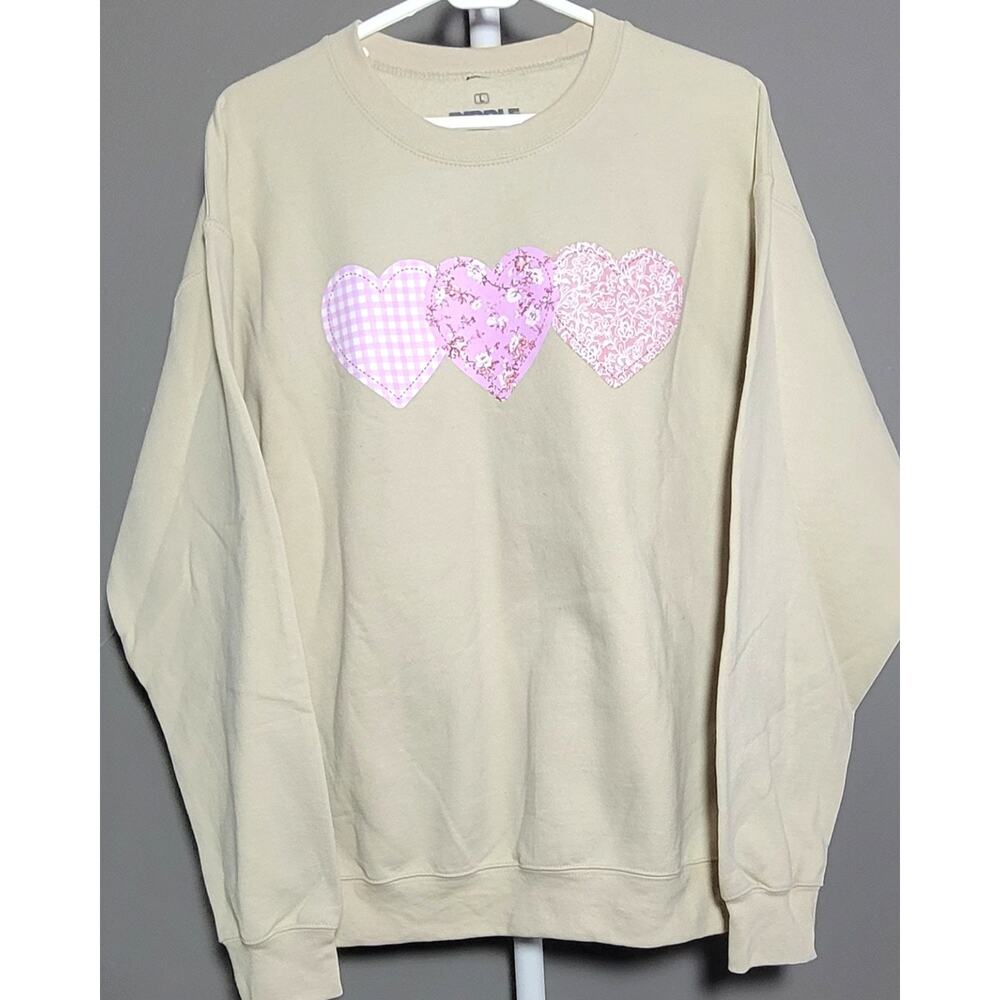 Ripple Junction Pattern Heart Sweater Valentines Day Shirt Size L Beige Crewneck